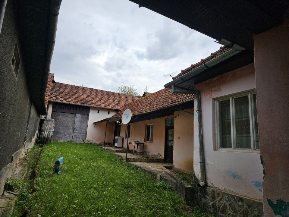Casa de vacanta cu 4 camere în localitatea Izbuc, județul Bihor 