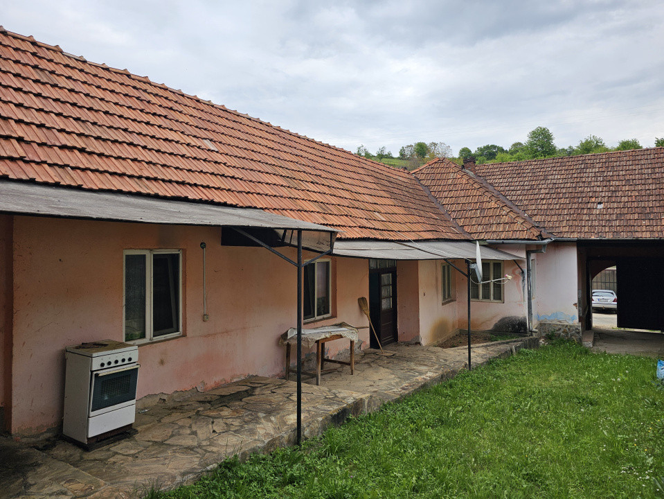 Casa de vacanta cu 4 camere în localitatea Izbuc, județul Bihor 
