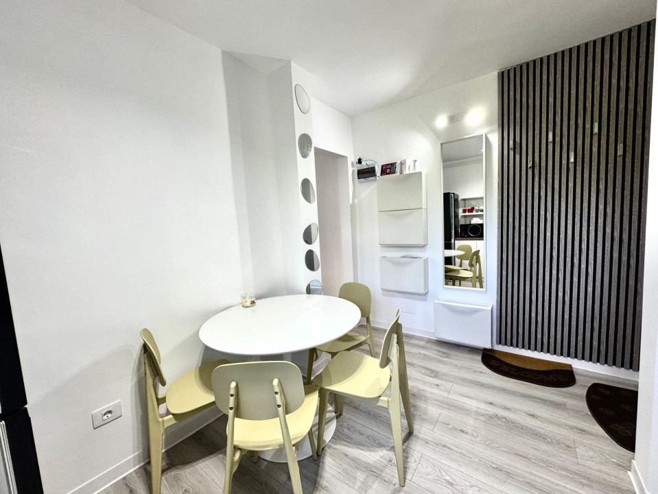 Ultracentral - de inchiriat apartament cu 3 camere - Piata Revolutiei