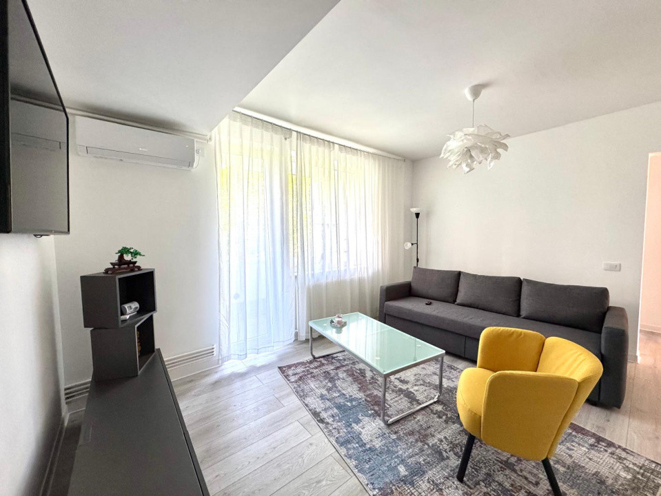 Ultracentral - de inchiriat apartament cu 3 camere - Piata Revolutiei