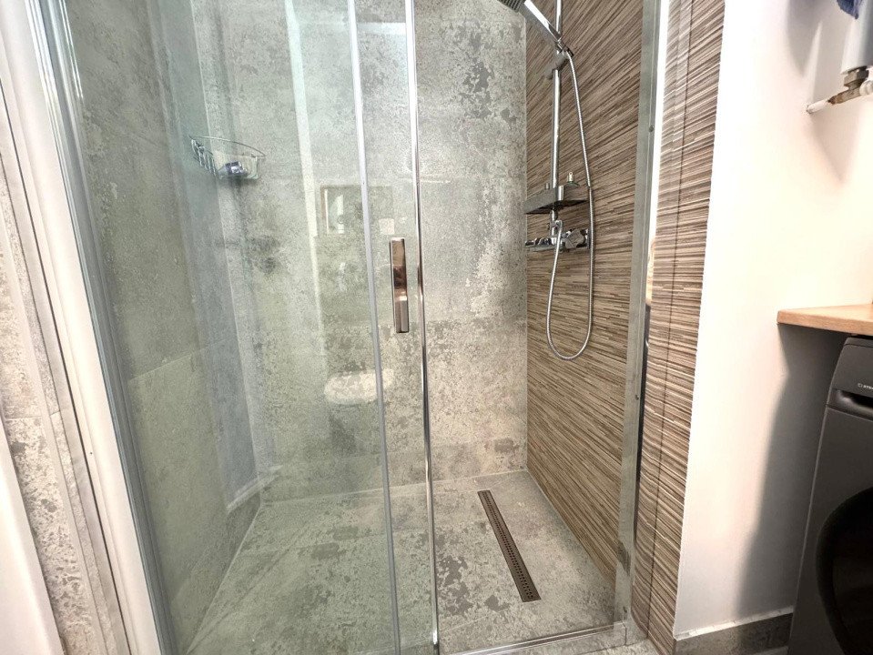 Ultracentral - de inchiriat apartament cu 3 camere - Piata Revolutiei