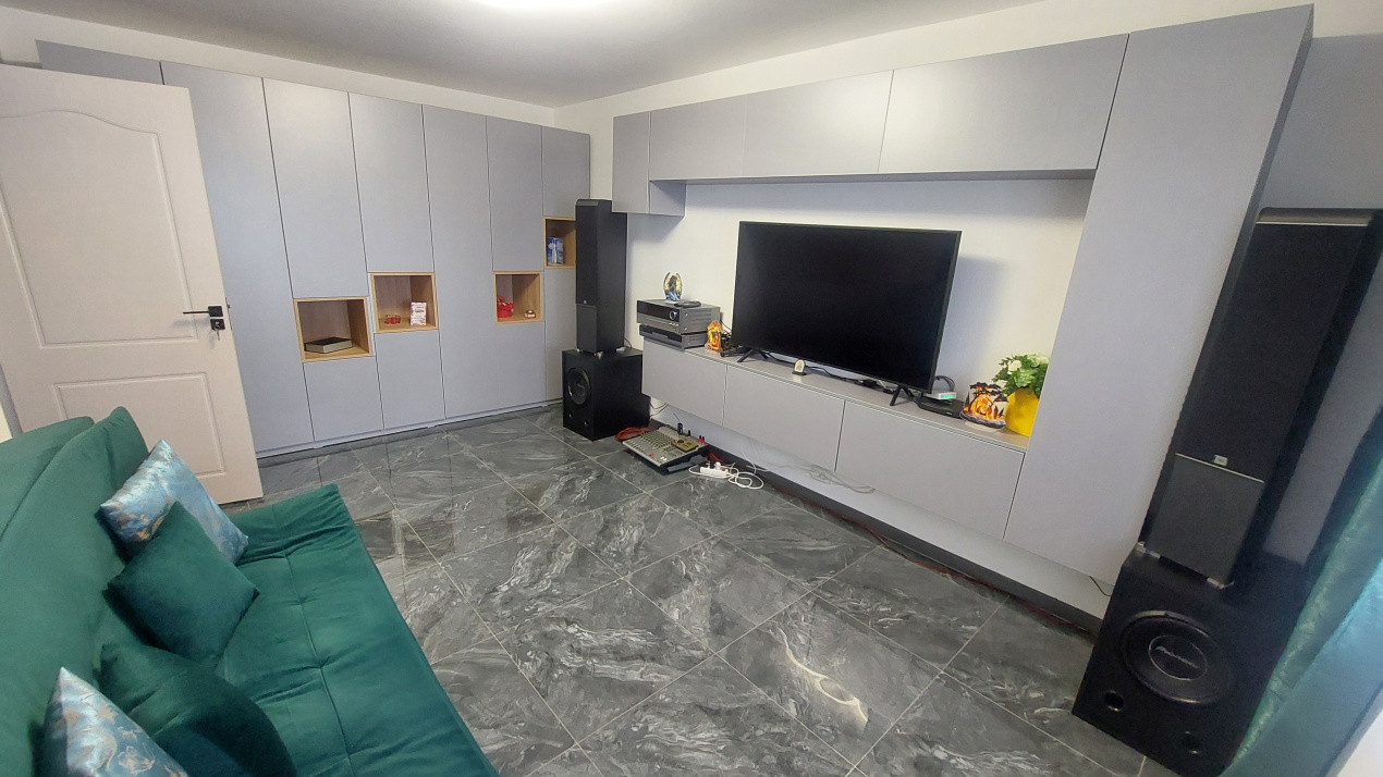 Apartament doua camere decomandat, etajul 10, Brazda zona Guliver