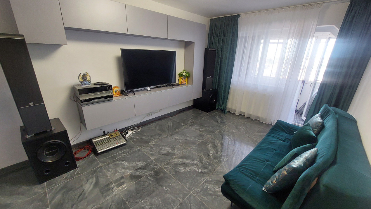 Apartament doua camere decomandat, etajul 10, Brazda zona Guliver
