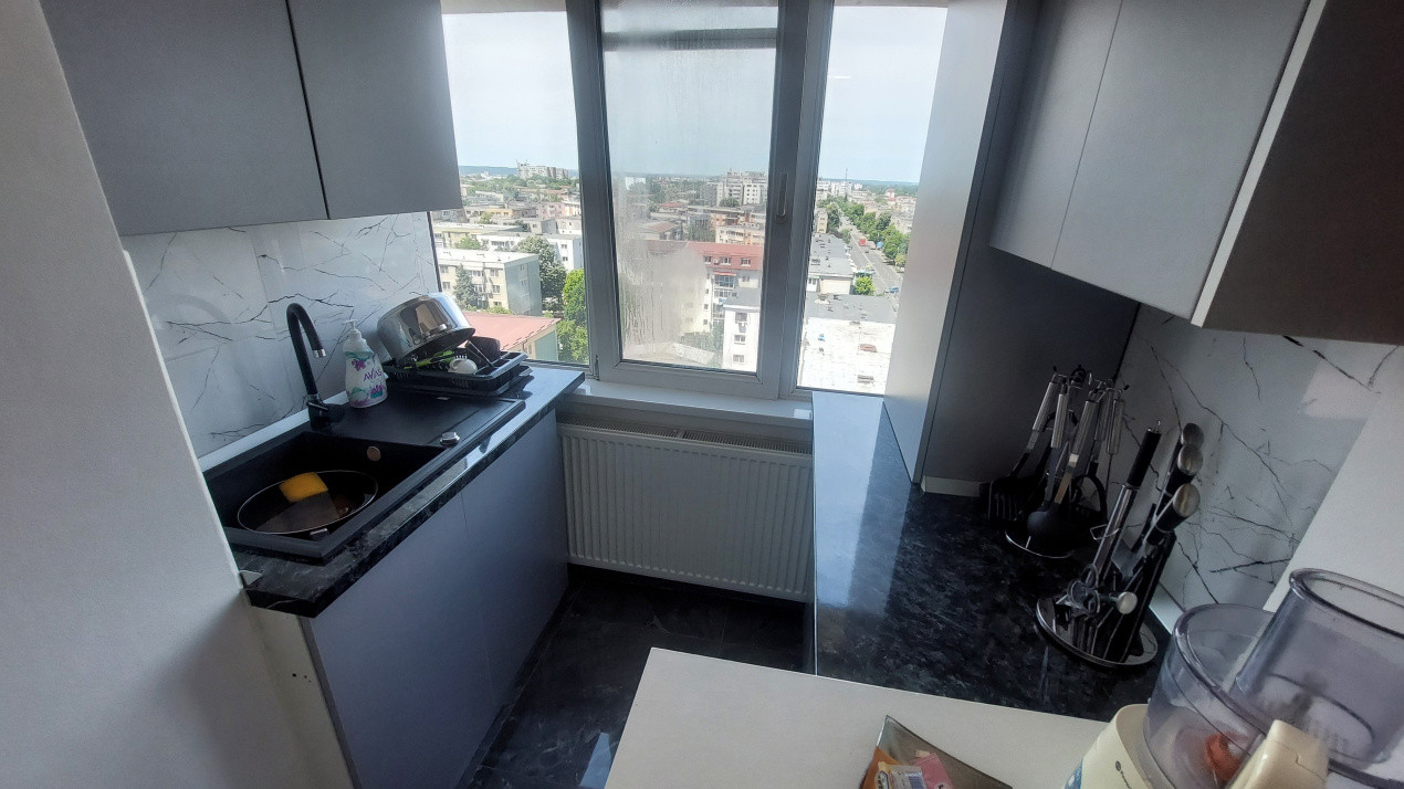 Apartament doua camere decomandat, etajul 10, Brazda zona Guliver