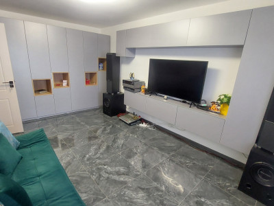 Apartament doua camere decomandat, etajul 10, Brazda zona Guliver