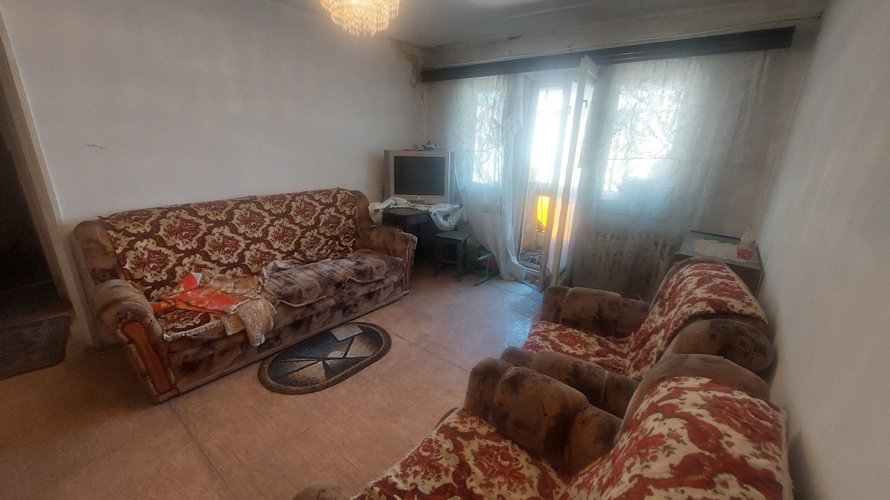 Apartament doua camere semidecomandat, Craiovita zona Scoala Elena Farago
