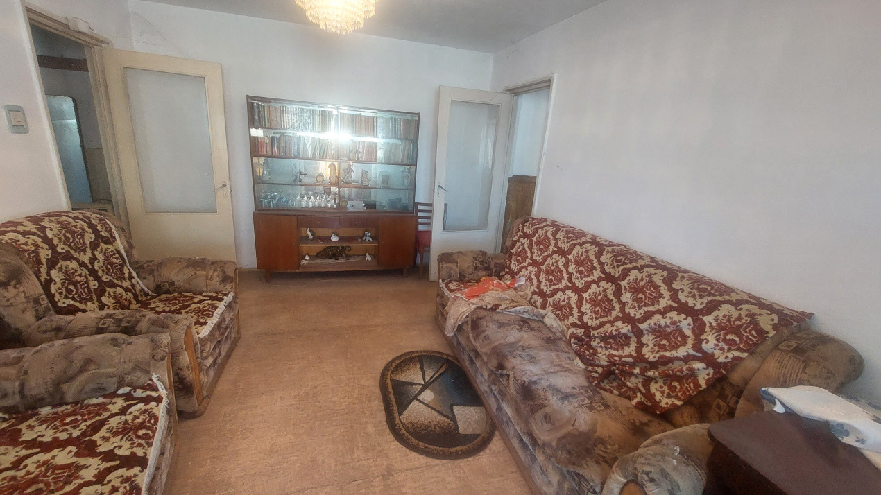 Apartament doua camere semidecomandat, Craiovita zona Scoala Elena Farago