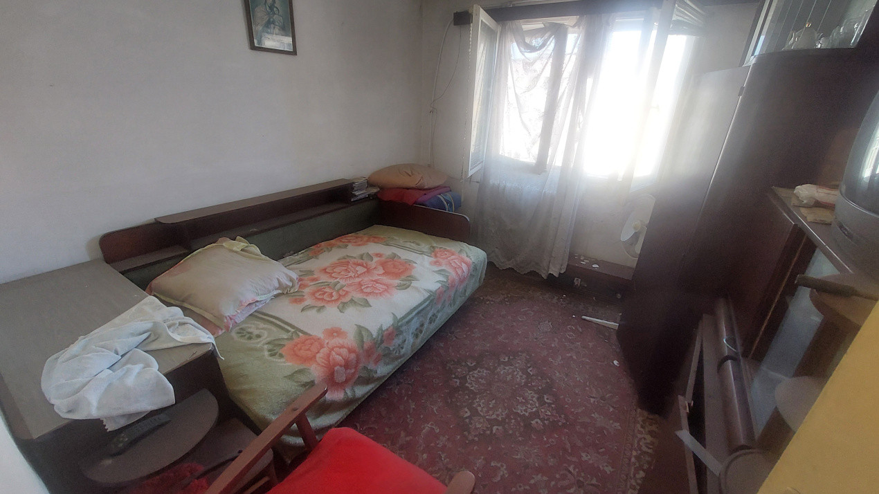 Apartament doua camere semidecomandat, Craiovita zona Scoala Elena Farago