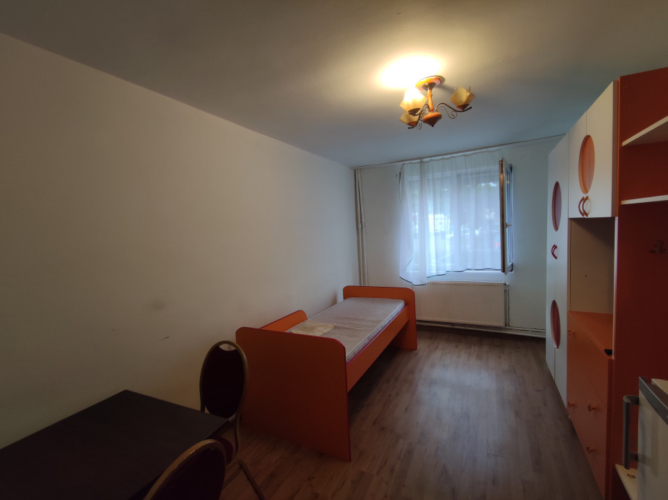 Garsonieră, 24mp utili, parter, str Sovata 23, zona Decebal