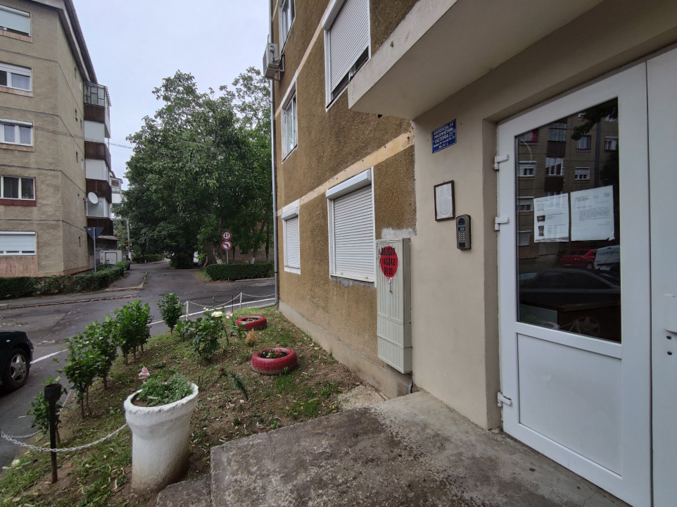 Garsonieră, 24mp utili, parter, str Sovata 23, zona Decebal