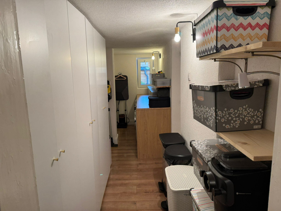 Casa cu trei camere complet renovata cu garaj in centrul istoric