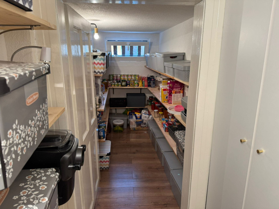 Casa cu trei camere complet renovata cu garaj in centrul istoric