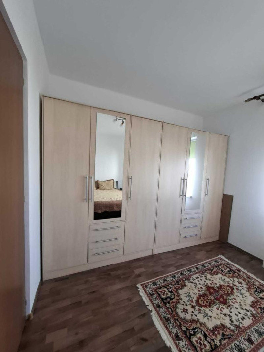 Închiriere apartament cu 2 camere, 50 mp., Zorilor, cu garaj, 550 Eur