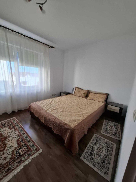 Închiriere apartament cu 2 camere, 50 mp., Zorilor, cu garaj, 550 Eur