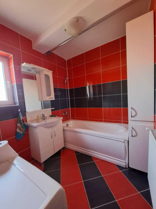 Închiriere apartament cu 2 camere, 50 mp., Zorilor, cu garaj, 550 Eur