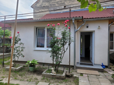 Apartament la casă de închiriat - 54 MP– Piața Cluj