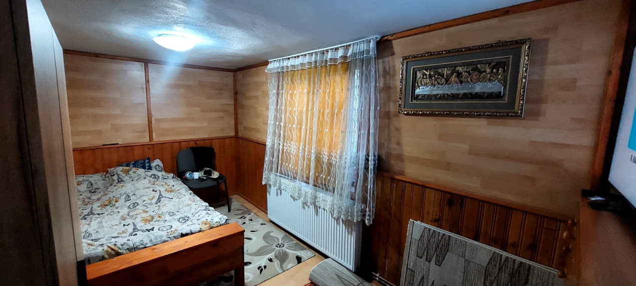 Casa 5 camere uprafata utila 126 mp , teren 684,spre vanzare in Salite