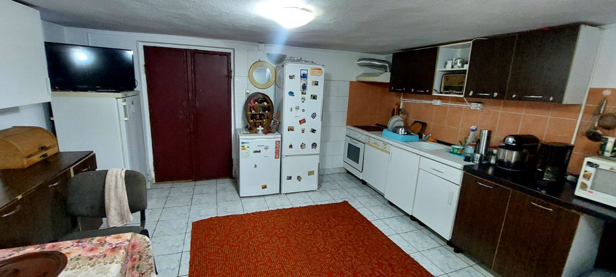 Casa 5 camere uprafata utila 126 mp , teren 684,spre vanzare in Salite