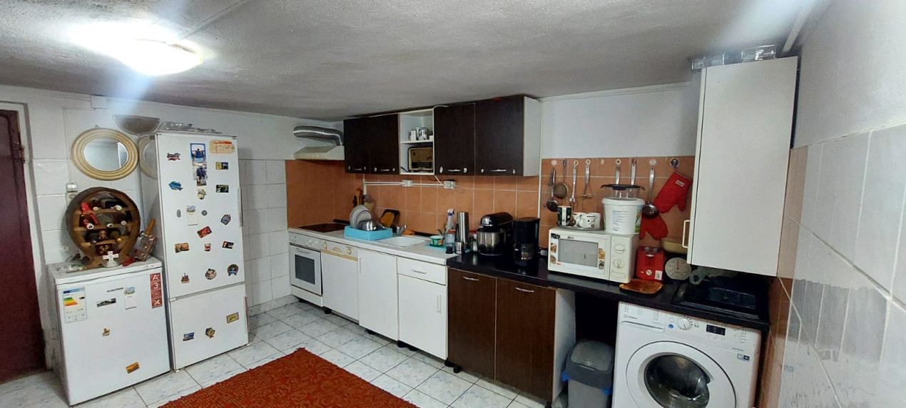 Casa 5 camere uprafata utila 126 mp , teren 684,spre vanzare in Salite