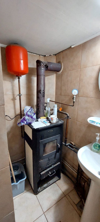 Casa 5 camere uprafata utila 126 mp , teren 684,spre vanzare in Salite