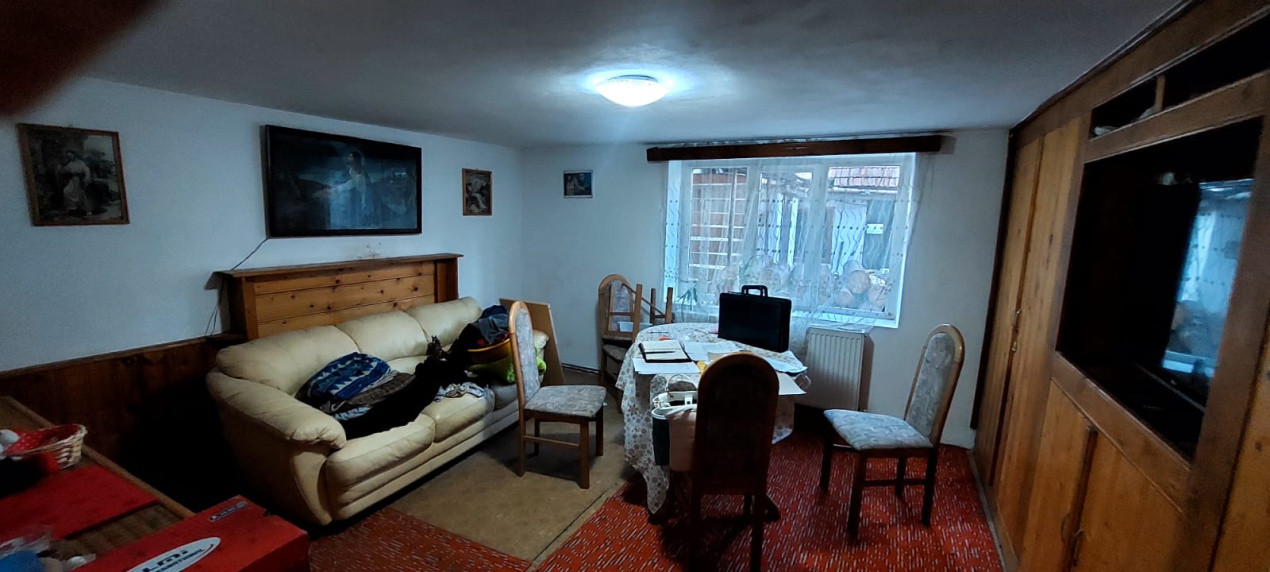 Casa 5 camere uprafata utila 126 mp , teren 684,spre vanzare in Salite