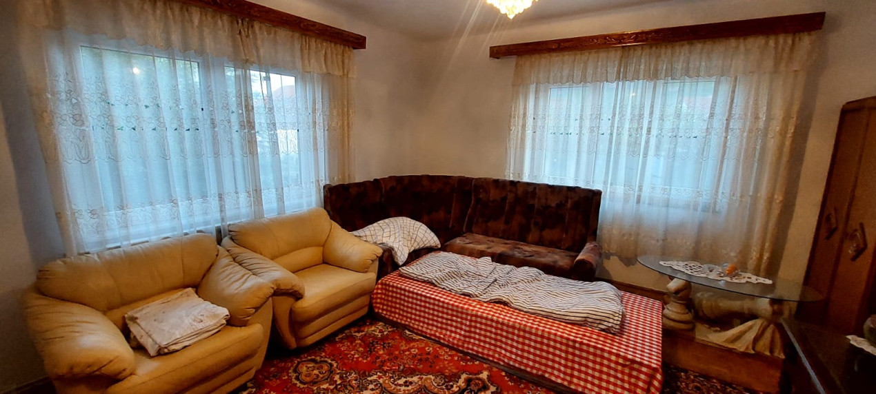 Casa 5 camere uprafata utila 126 mp , teren 684,spre vanzare in Salite