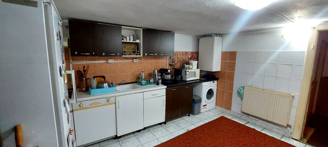 Casa 5 camere uprafata utila 126 mp , teren 684,spre vanzare in Salite
