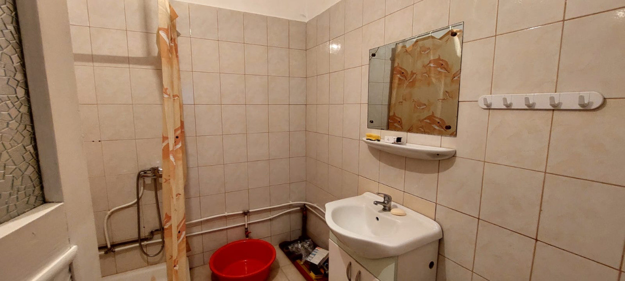 Casa 5 camere uprafata utila 126 mp , teren 684,spre vanzare in Salite