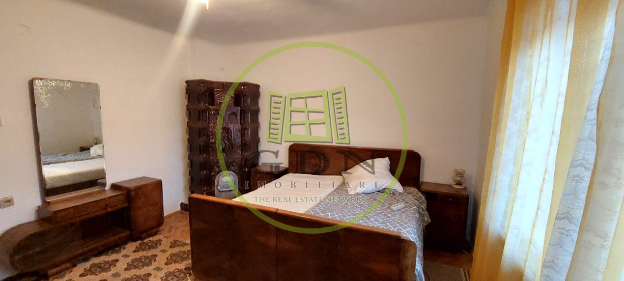 Casa 5 camere  suprafata utila 126 mp , teren 684,spre vanzare in Saliște