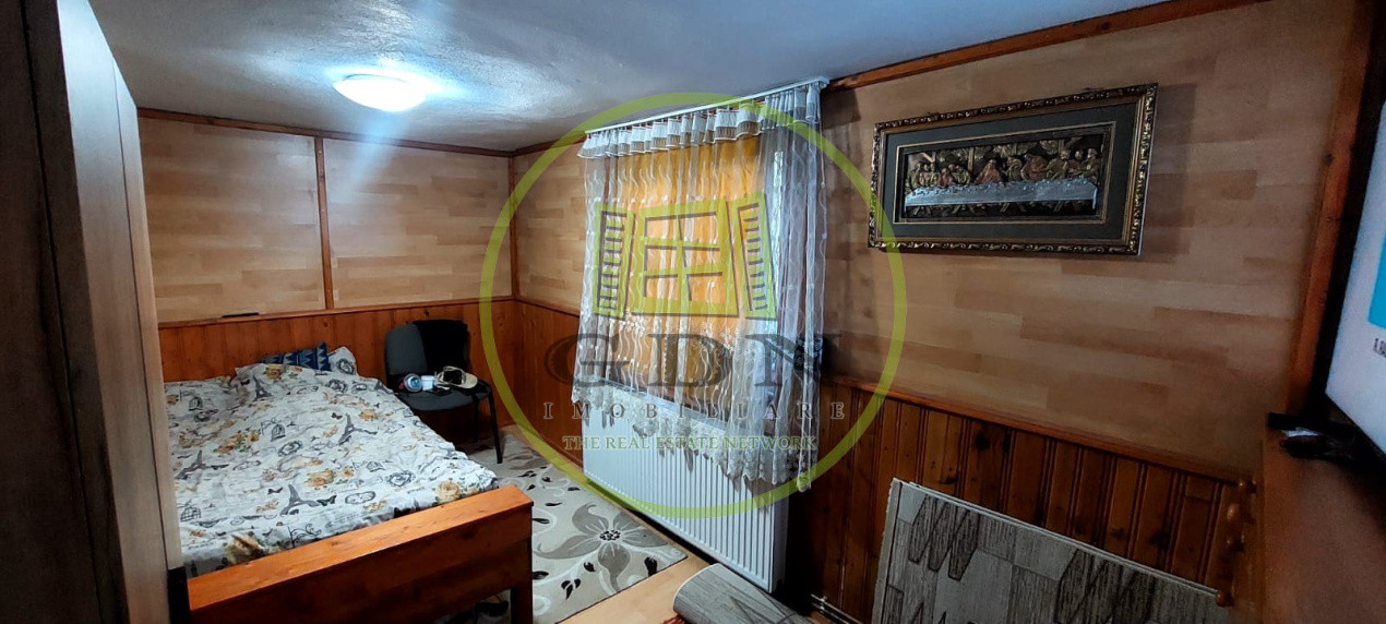 Casa 5 camere  suprafata utila 126 mp , teren 684,spre vanzare in Saliște