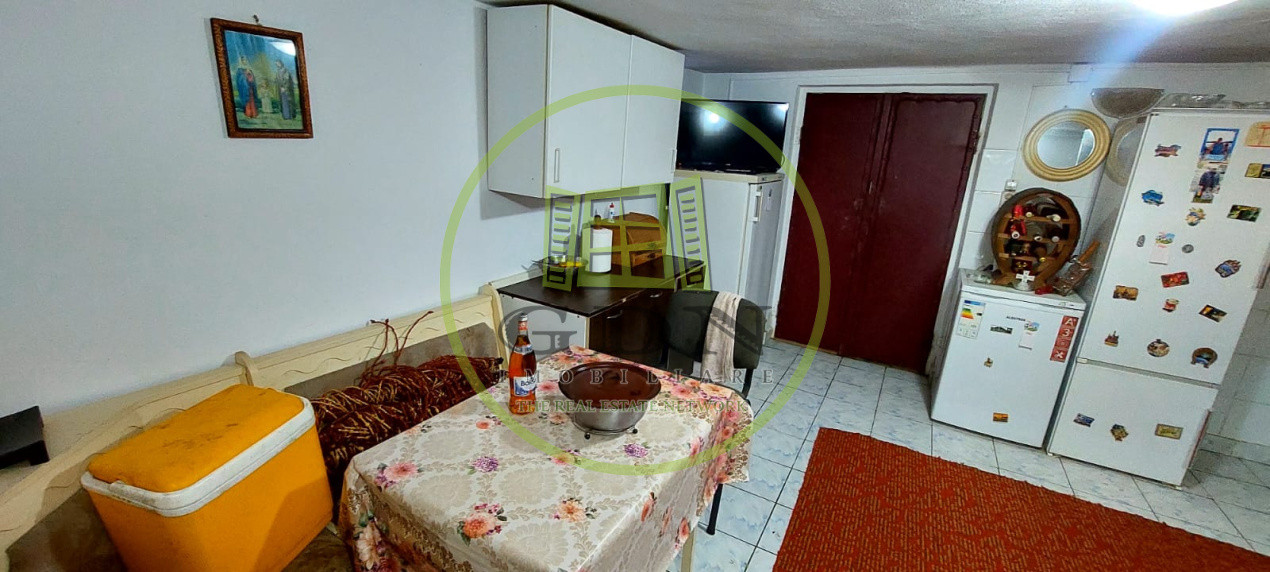 Casa 5 camere  suprafata utila 126 mp , teren 684,spre vanzare in Saliște