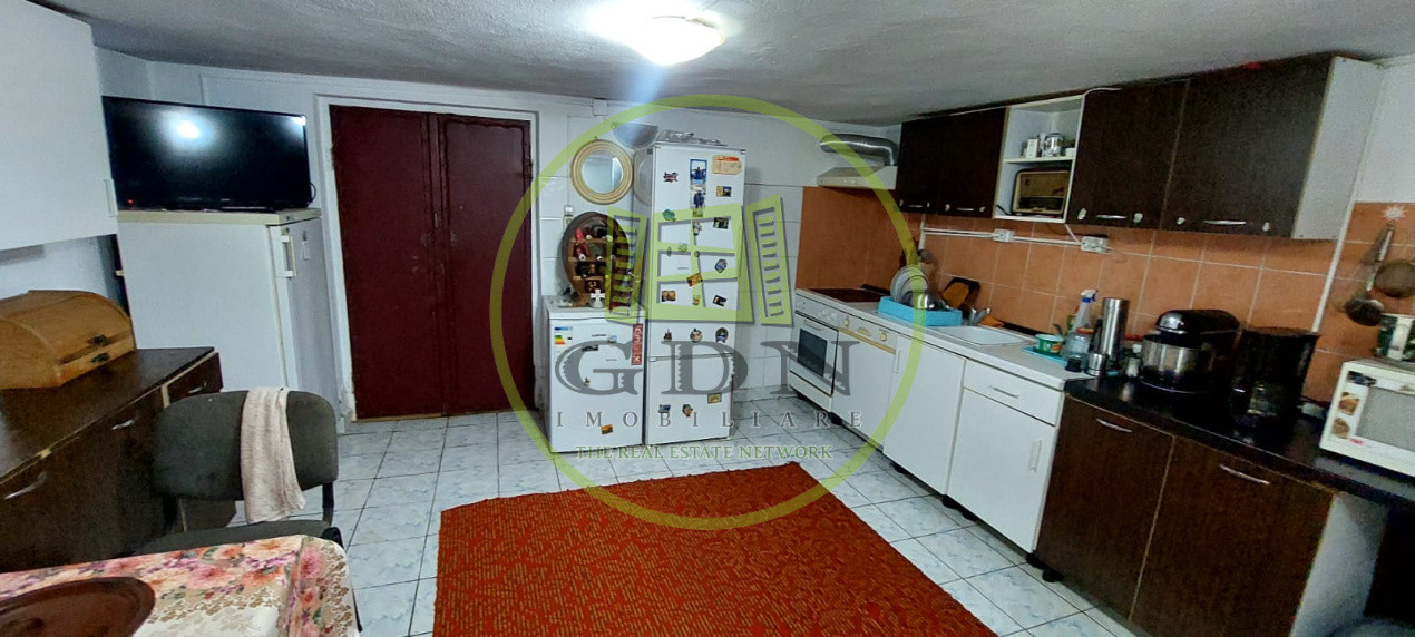 Casa 5 camere  suprafata utila 126 mp , teren 684,spre vanzare in Saliște