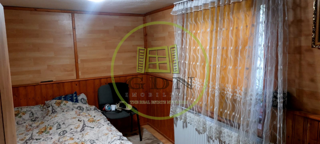 Casa 5 camere  suprafata utila 126 mp , teren 684,spre vanzare in Saliște