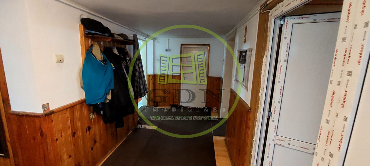 Casa 5 camere  suprafata utila 126 mp , teren 684,spre vanzare in Saliște