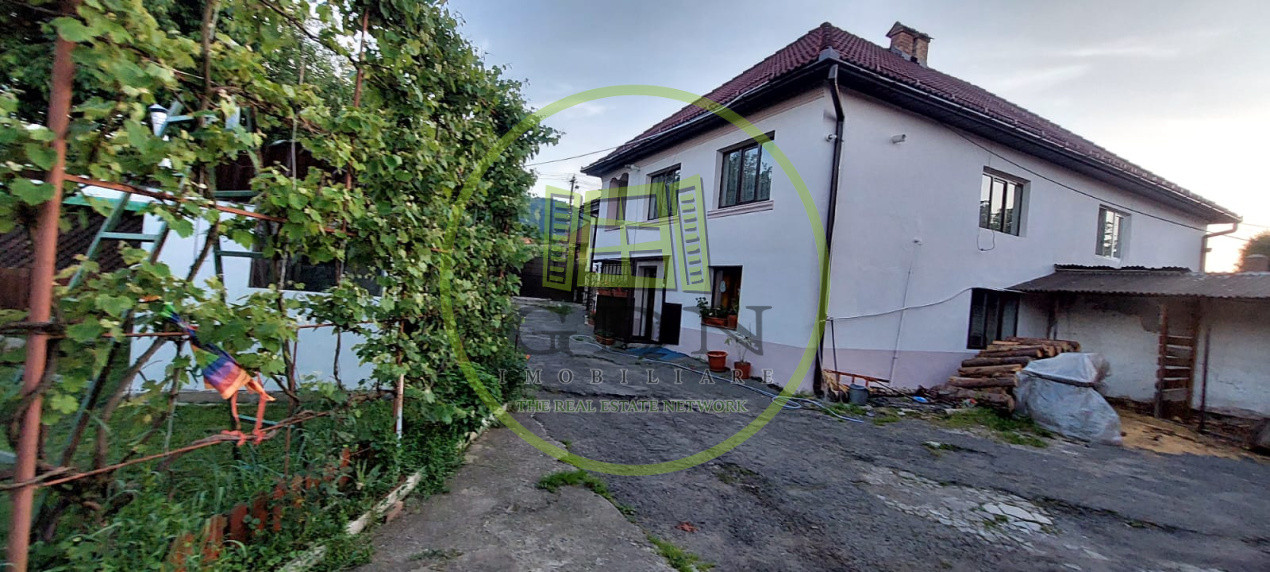 Casa 5 camere  suprafata utila 126 mp , teren 684,spre vanzare in Saliște