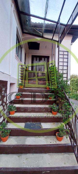 Casa 5 camere  suprafata utila 126 mp , teren 684,spre vanzare in Saliște