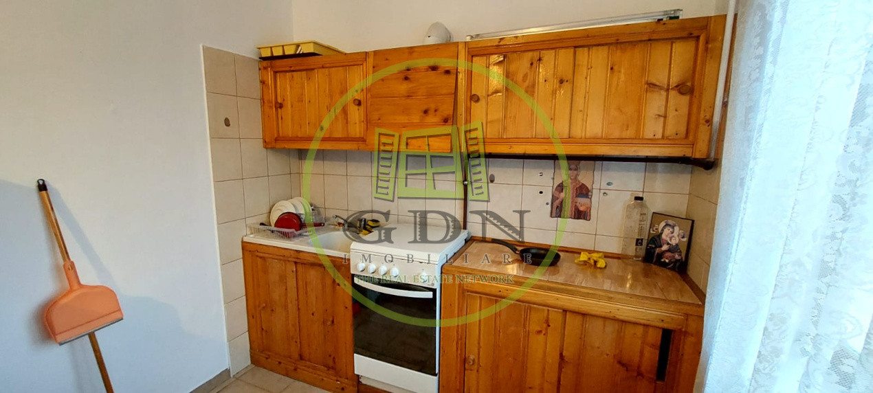 Casa 5 camere  suprafata utila 126 mp , teren 684,spre vanzare in Saliște