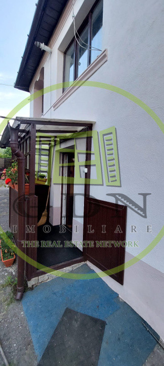 Casa 5 camere  suprafata utila 126 mp , teren 684,spre vanzare in Saliște