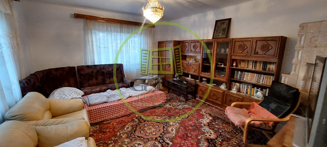 Casa 5 camere  suprafata utila 126 mp , teren 684,spre vanzare in Saliște