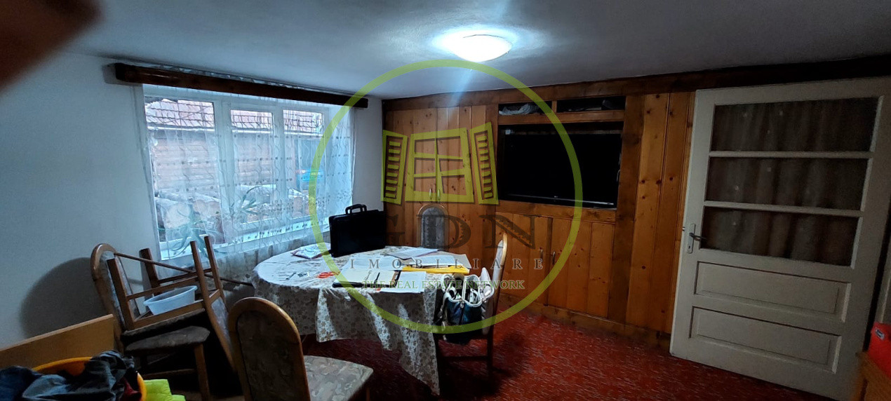 Casa 5 camere  suprafata utila 126 mp , teren 684,spre vanzare in Saliște