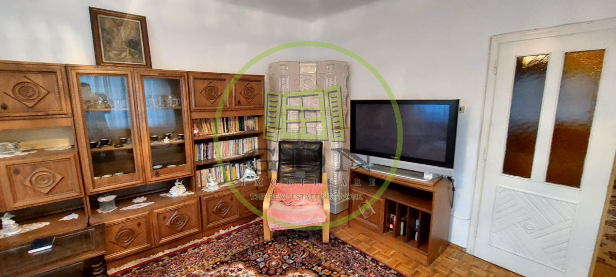 Casa 5 camere  suprafata utila 126 mp , teren 684,spre vanzare in Saliște