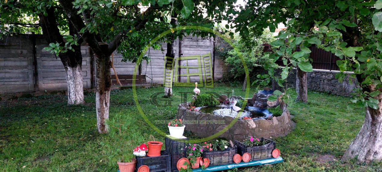 Casa 5 camere  suprafata utila 126 mp , teren 684,spre vanzare in Saliște