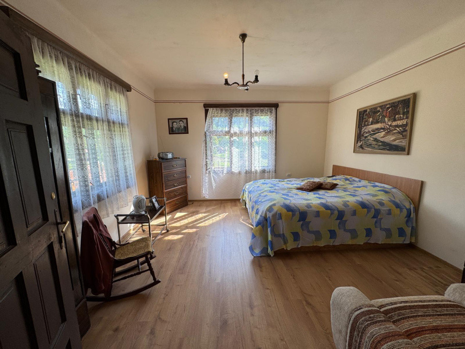 Oportunitate! Casă de vânzare, 5 cam., 200 mp. + 5000 mp. teren, Valea Arieșului