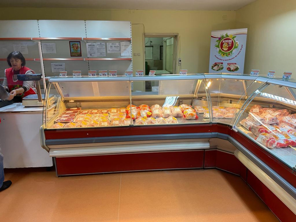 Inchriem spatiu comercial cu vad