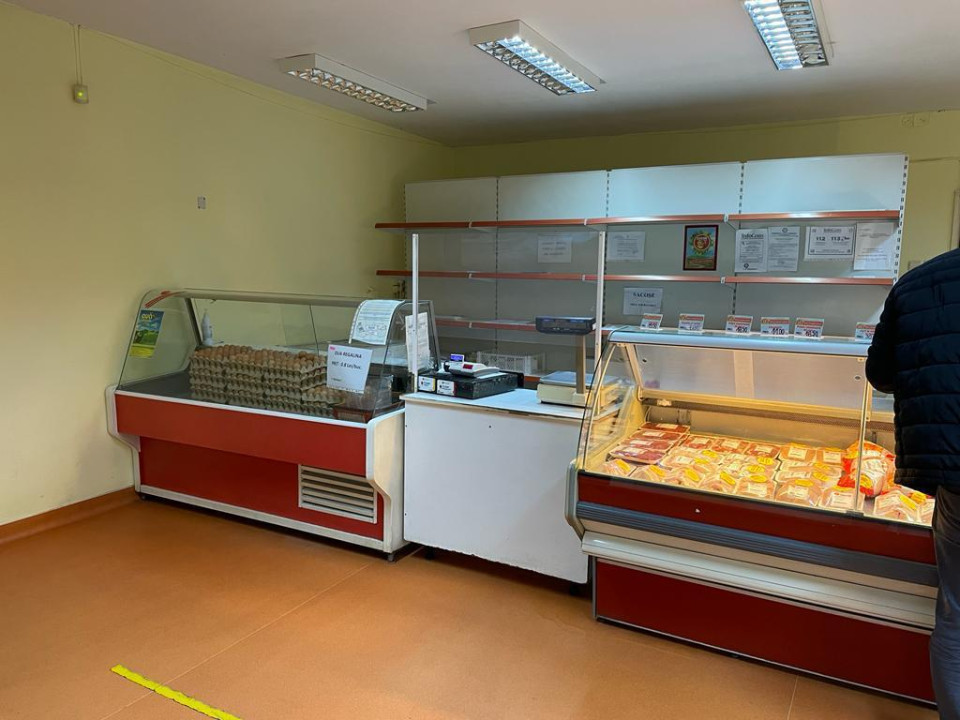 Inchriem spatiu comercial cu vad