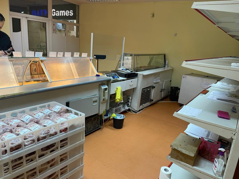 Inchriem spatiu comercial cu vad