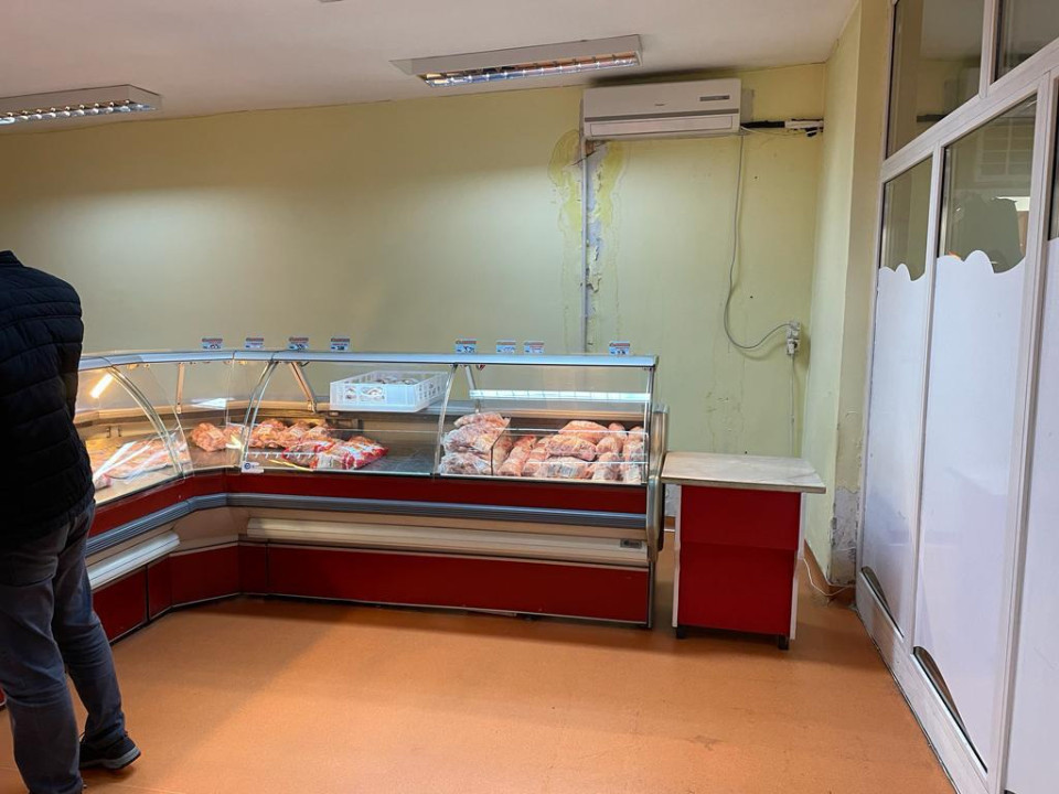 Inchriem spatiu comercial cu vad