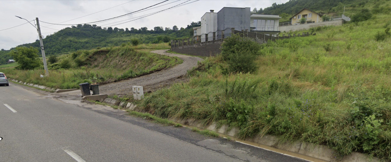 REPREZENATRE EXCLUSIVĂ! Teren intravilan construcții, zonă superbă, Livezeni. 