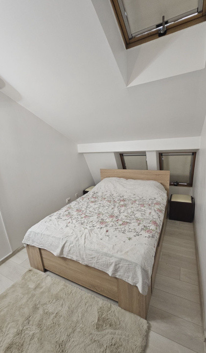 Apartament de vânzare la mansardă, 62mp utili, zona Vasile Aaron