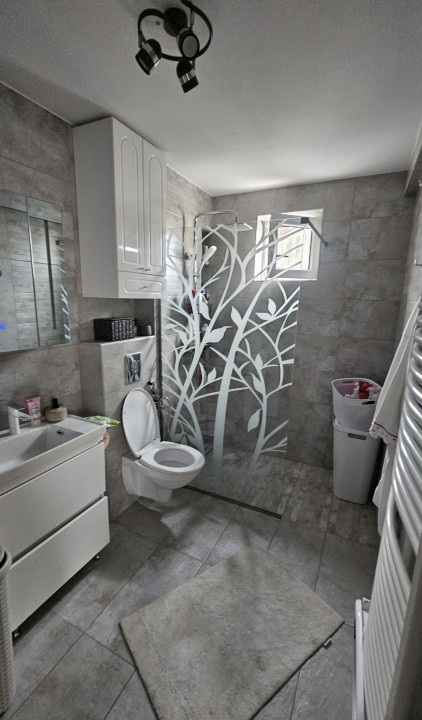 Apartament de vânzare la mansardă, 62mp utili, zona Vasile Aaron